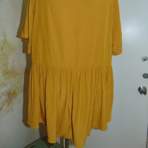 Women’s Plus Size Short Sleeve High/Low Size 1XL Mustard Floral Pullover Blouse - Picture 8 of 8